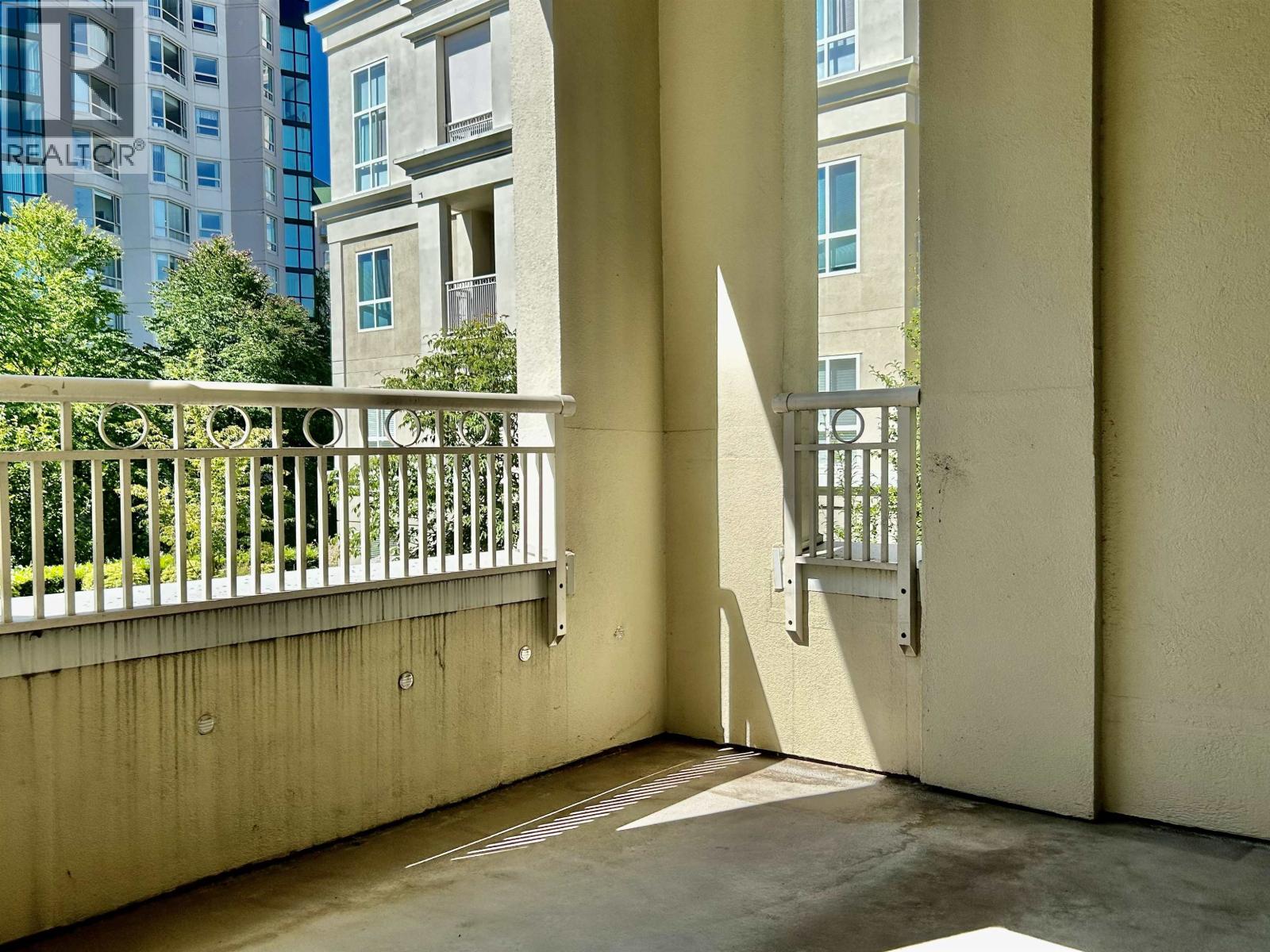 225 3098 Guildford Way, Coquitlam, British Columbia  V3B 7W8 - Photo 8 - R3098062