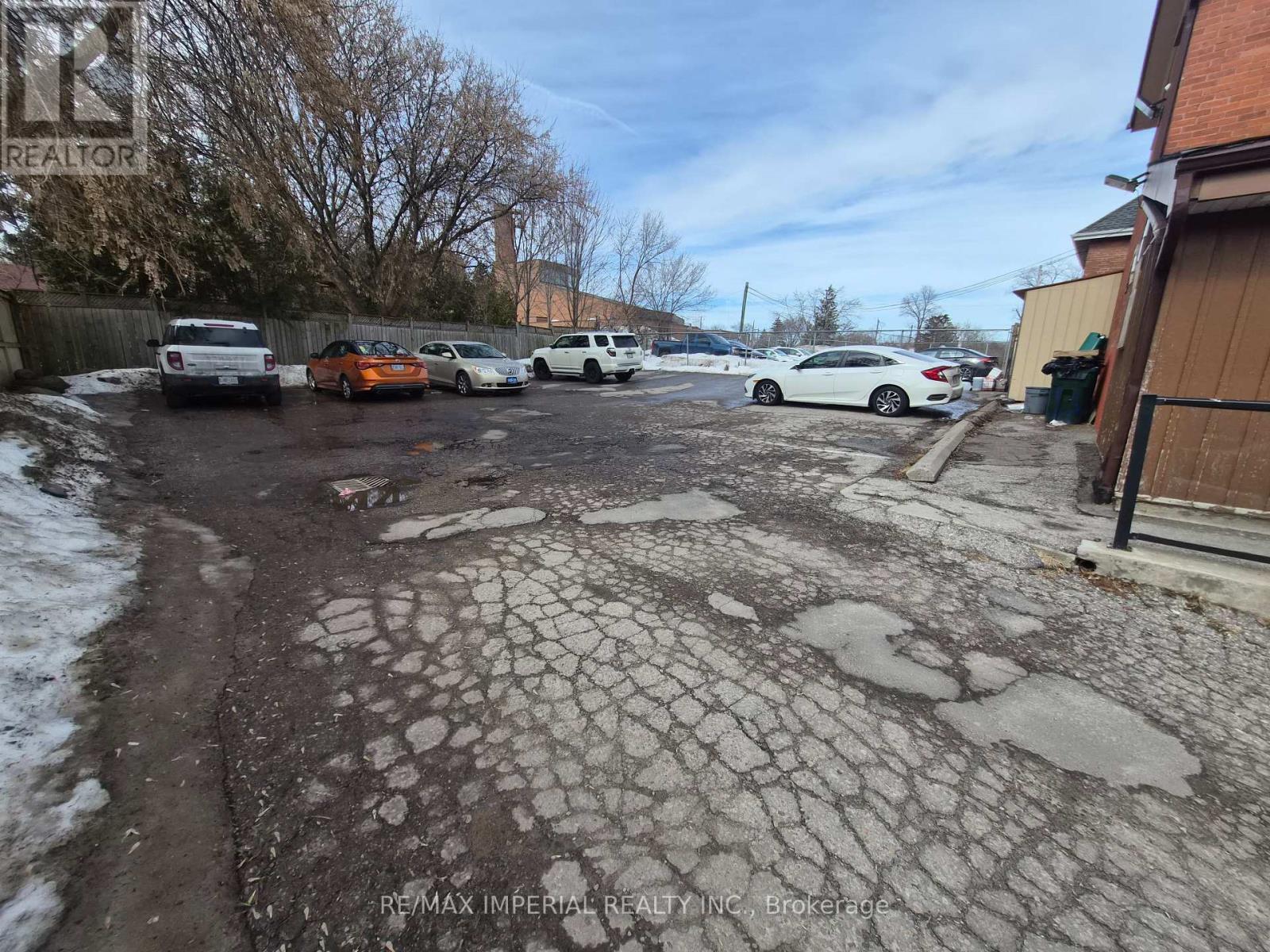 74 Main Street S, Newmarket, Ontario  L3Y 3Y6 - Photo 5 - N12868496