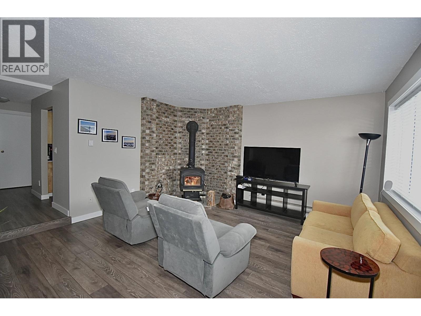 6135 Fairway Avenue, Sechelt, British Columbia  V7Z 0L6 - Photo 6 - R3092964