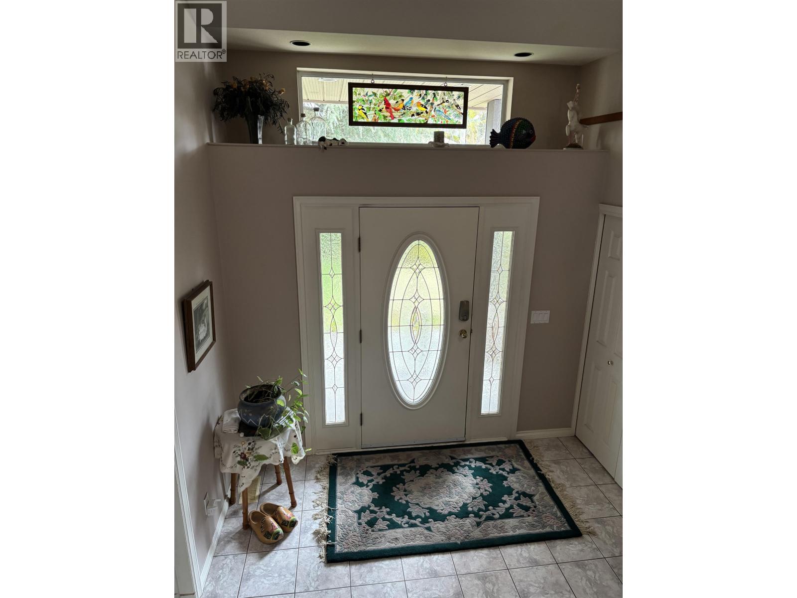 12047 Laity Street, Maple Ridge, British Columbia  V2X 5A7 - Photo 3 - R3098333