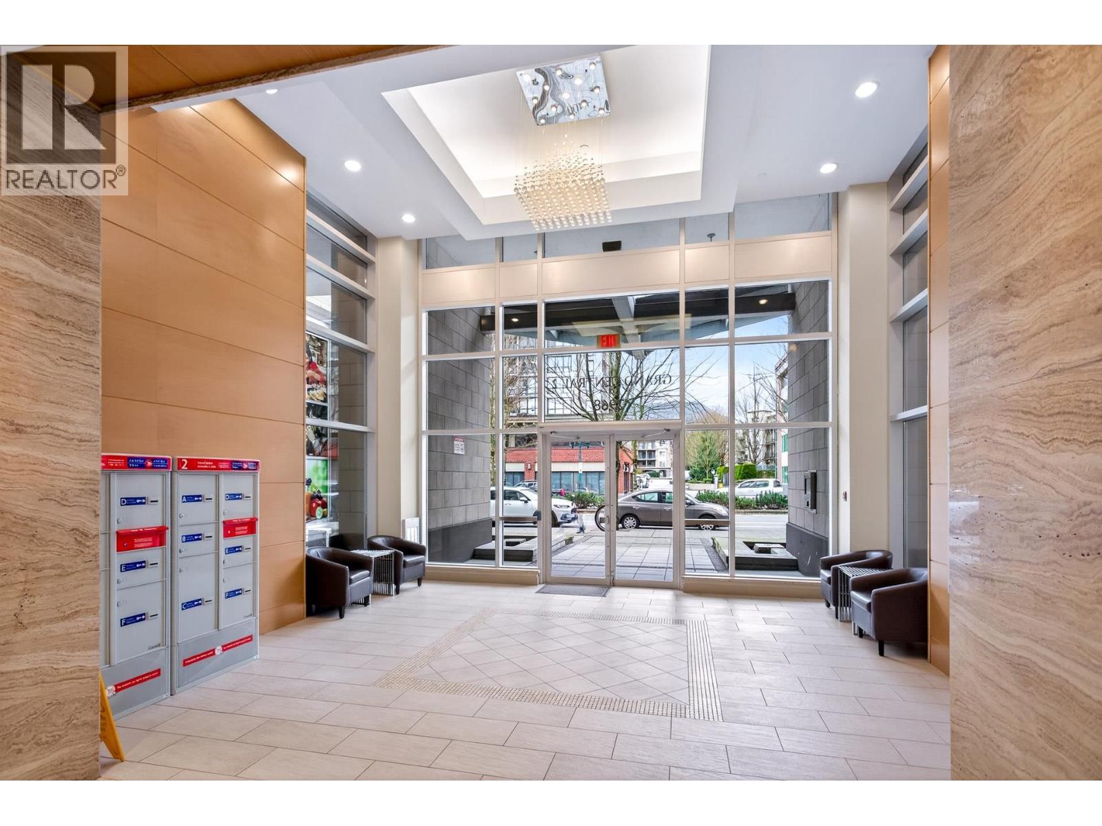 1904 2968 Glen Drive, Coquitlam, British Columbia  V3B 0C4 - Photo 3 - R3096368