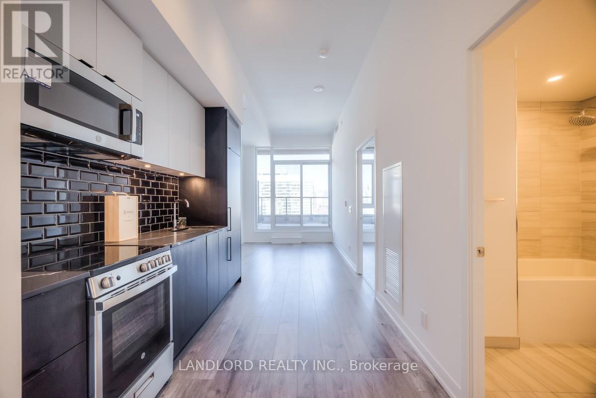 512 - 285 DUFFERIN STREET, Toronto, Ontario