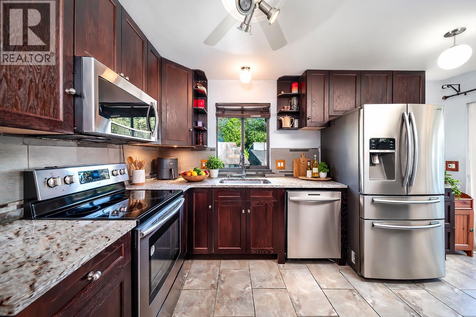 1160 Shelter Crescent, Coquitlam, British Columbia  V3B 5Y5 - Photo 3 - R3098292