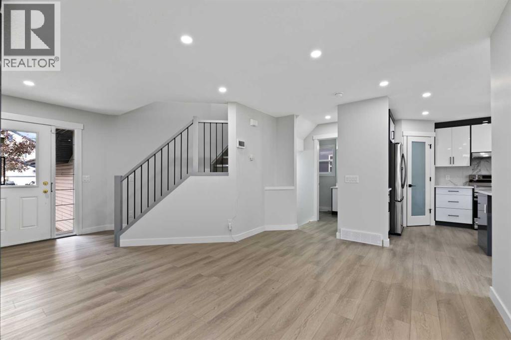 81 Saddlecrest Green Ne, Calgary, Alberta  T3J 5N4 - Photo 7 - A2282129