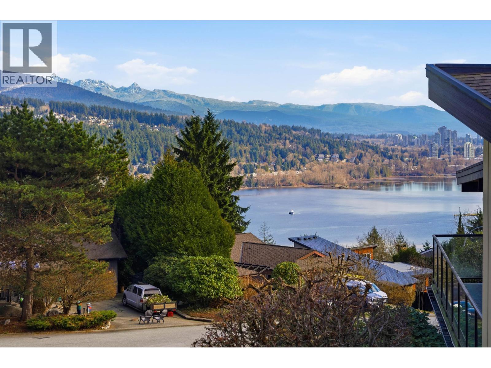 526 Yale Road, Port Moody, British Columbia  V3H 3K3 - Photo 2 - R3097842