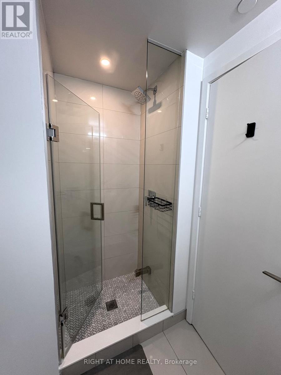 3008 - 1 Yorkville Avenue, Toronto, Ontario  M4W 0B1 - Photo 14 - C12860586