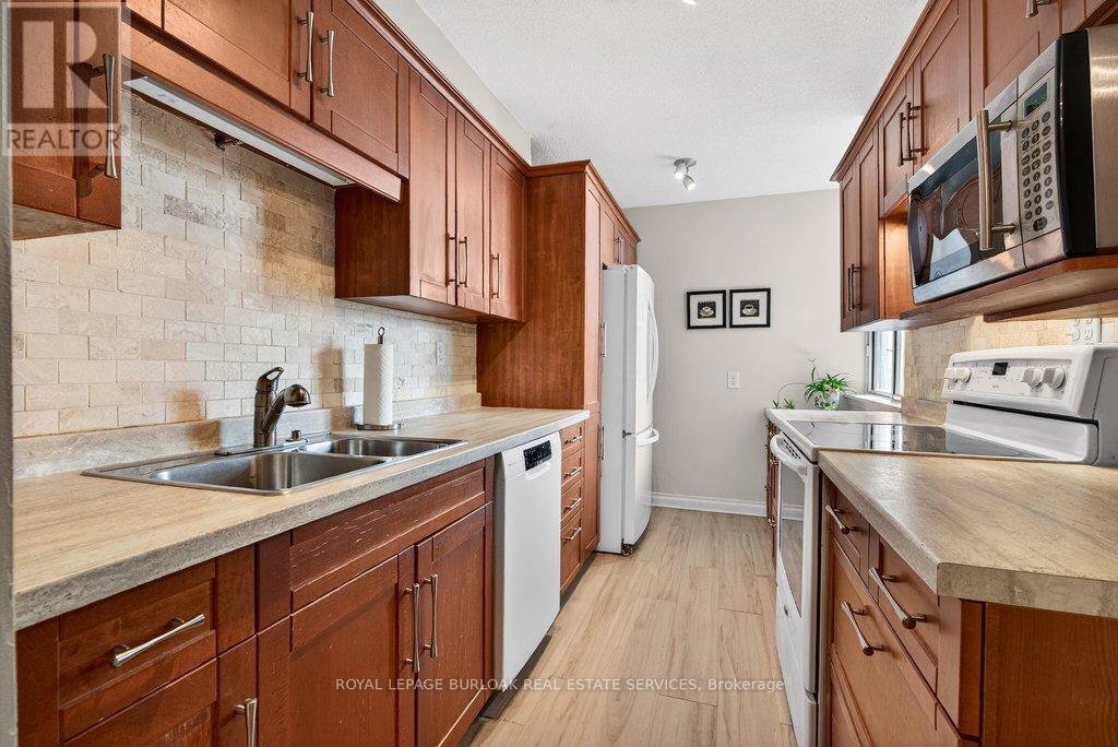 704 - 1425 Ghent Avenue, Burlington (Brant), Ontario  L7X 1S5 - Photo 11 - W12866846