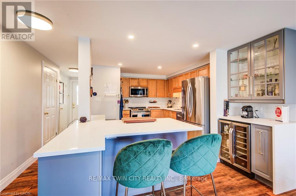 17 Red Clover Crescent, Kitchener, Ontario  N2E 4G6 - Photo 16 - X12868530