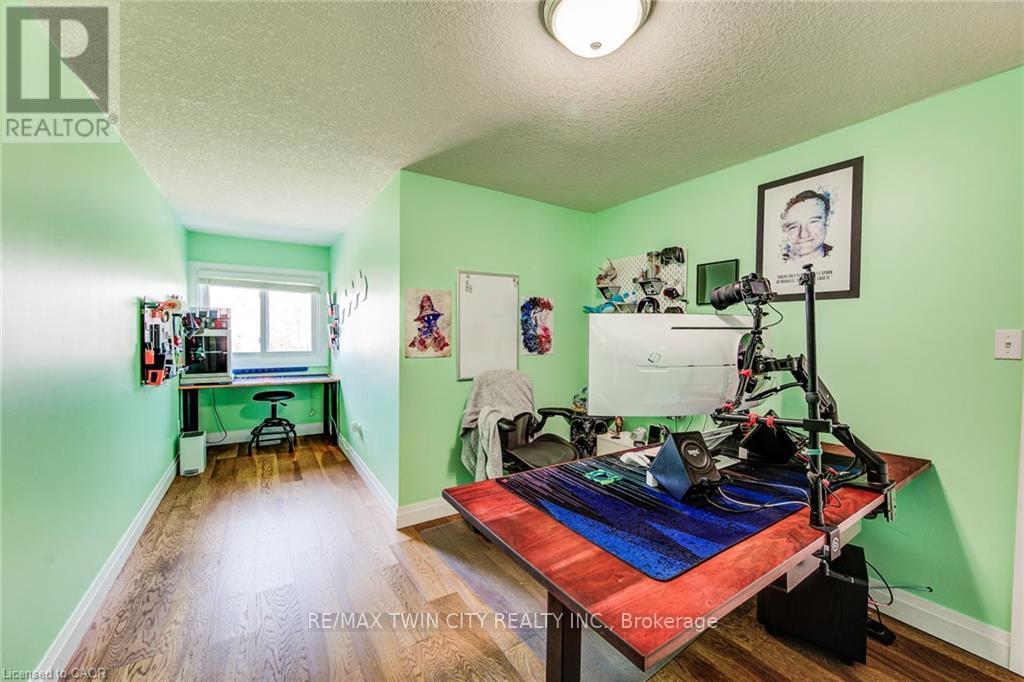 17 Red Clover Crescent, Kitchener, Ontario  N2E 4G6 - Photo 25 - X12868530