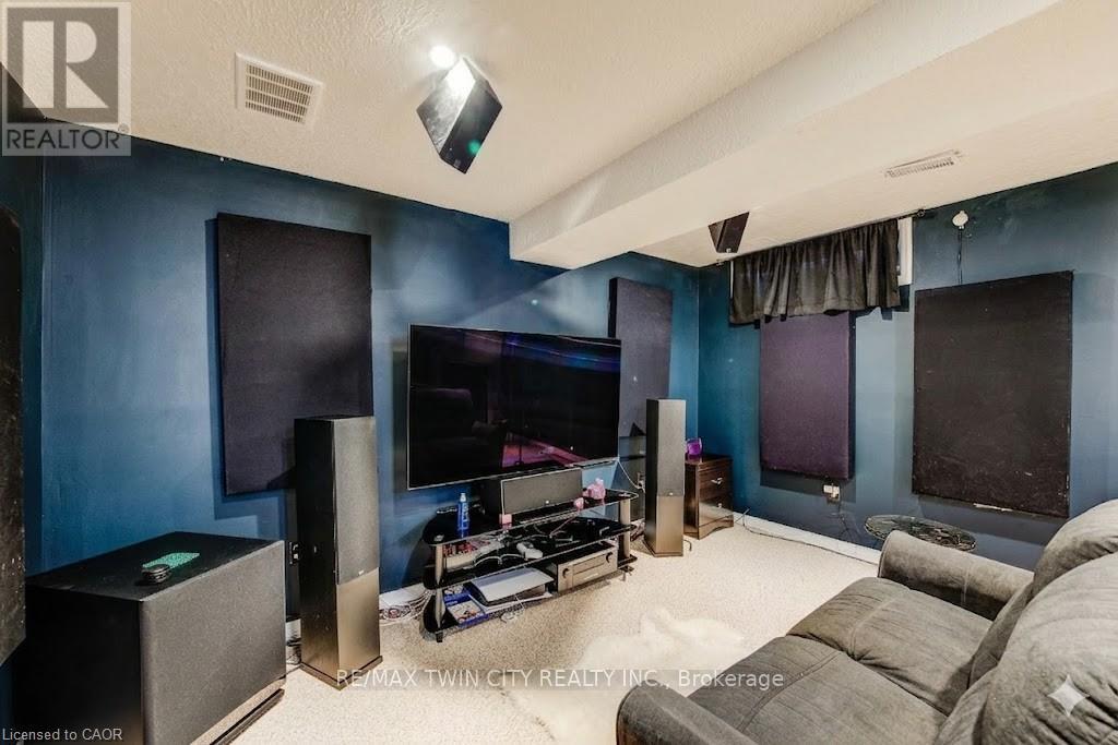 17 Red Clover Crescent, Kitchener, Ontario  N2E 4G6 - Photo 28 - X12868530