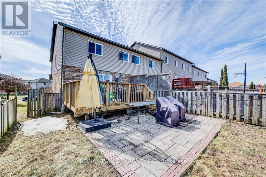 17 Red Clover Crescent, Kitchener, Ontario  N2E 4G6 - Photo 36 - X12868530