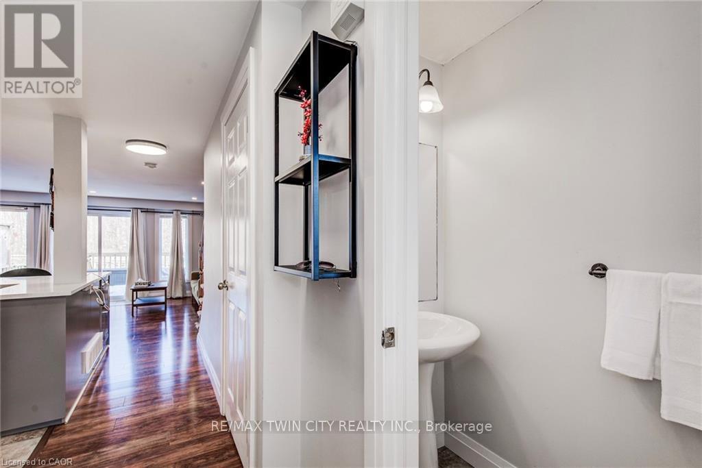 17 Red Clover Crescent, Kitchener, Ontario  N2E 4G6 - Photo 6 - X12868530