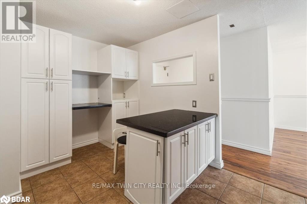 801 - 55 Green Valley Drive, Kitchener, Ontario  N2P 1Z6 - Photo 13 - X12868534