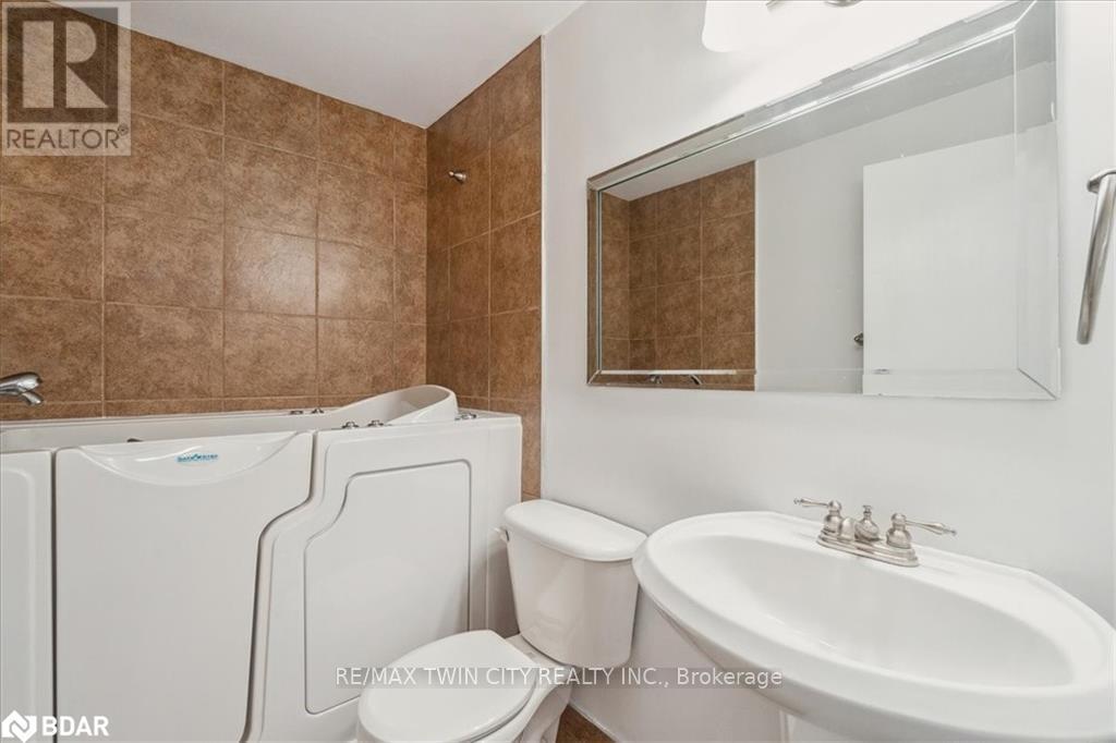 801 - 55 Green Valley Drive, Kitchener, Ontario  N2P 1Z6 - Photo 22 - X12868534