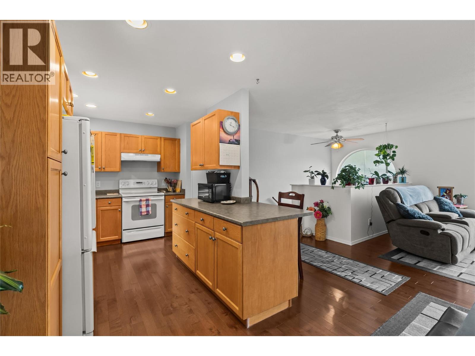 10736 Pinecrest Road, Vernon, British Columbia  V1H 2C1 - Photo 16 - 10378380