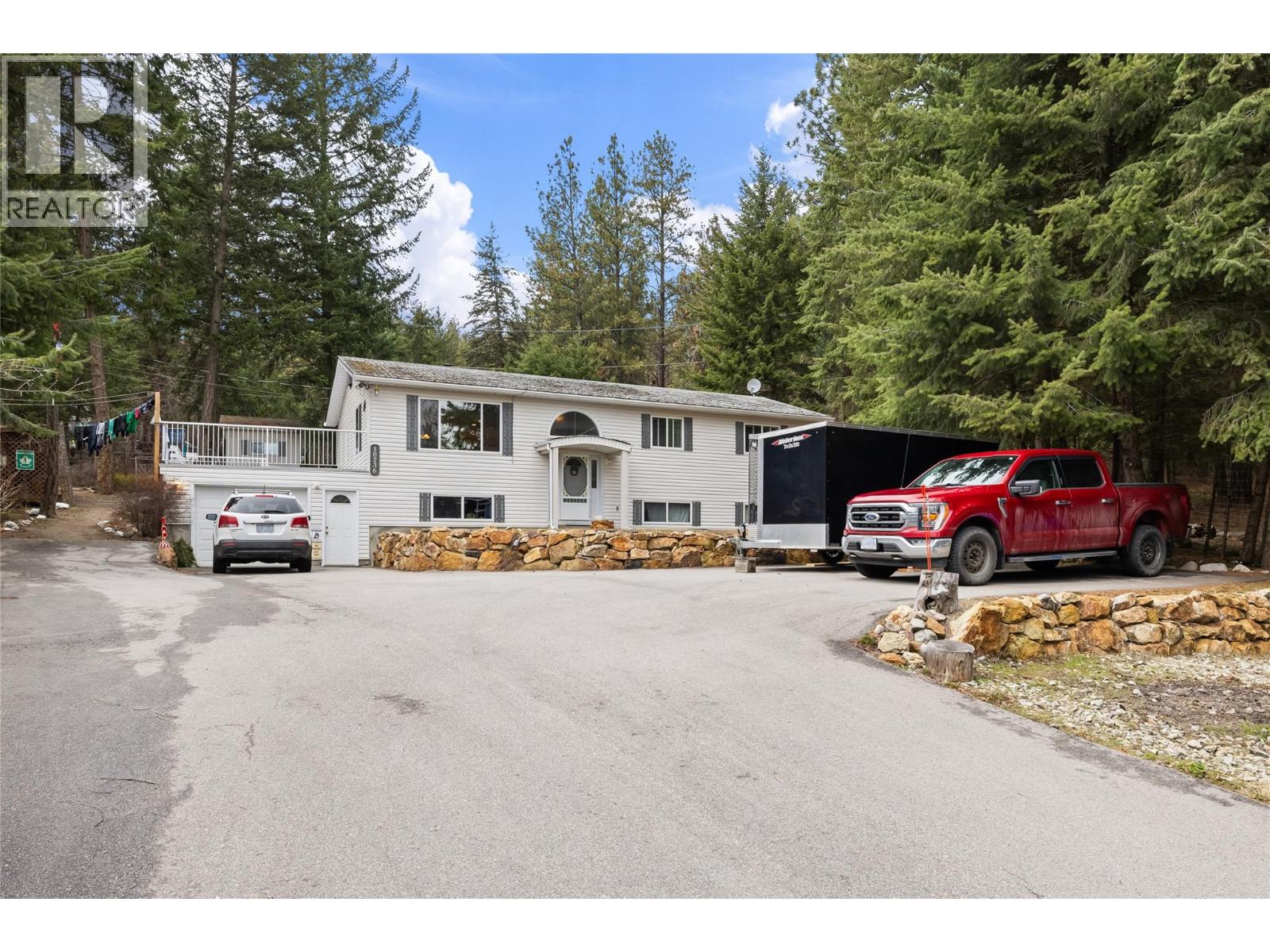 10736 Pinecrest Road, Vernon, British Columbia  V1H 2C1 - Photo 3 - 10378380