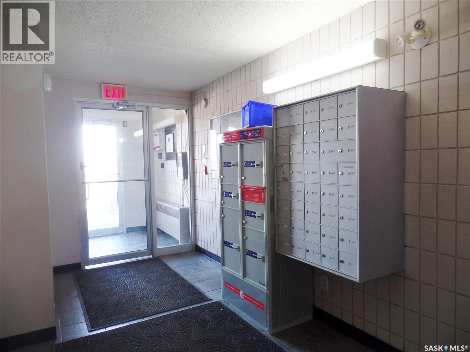 302 550 Laurier Street, Moose Jaw, Saskatchewan  S6H 6X6 - Photo 3 - SK030105