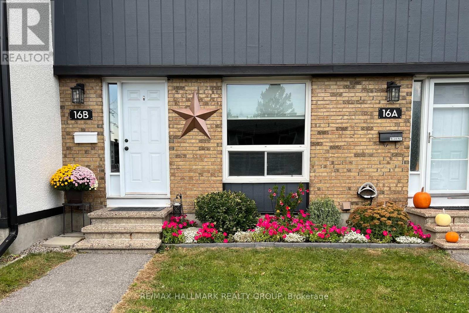 16b Spring Grove Lane, Ottawa, Ontario  K2J 2C6 - Photo 2 - X12868600