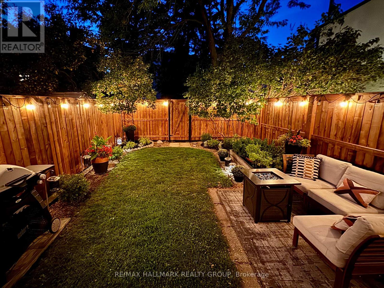 16b Spring Grove Lane, Ottawa, Ontario  K2J 2C6 - Photo 33 - X12868600