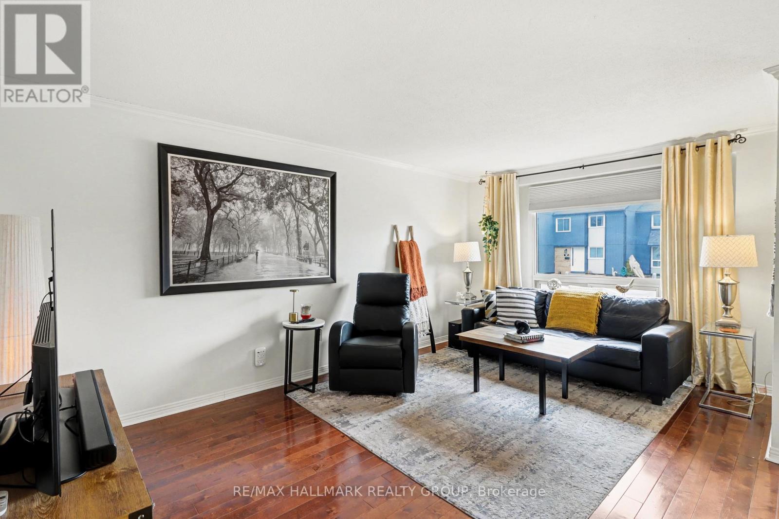 16b Spring Grove Lane, Ottawa, Ontario  K2J 2C6 - Photo 7 - X12868600