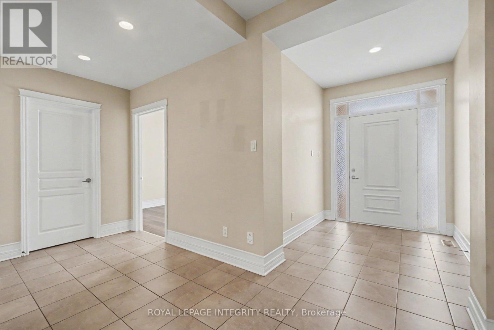 170 Solera Circle, Ottawa, Ontario  K1T 0C8 - Photo 12 - X12868620