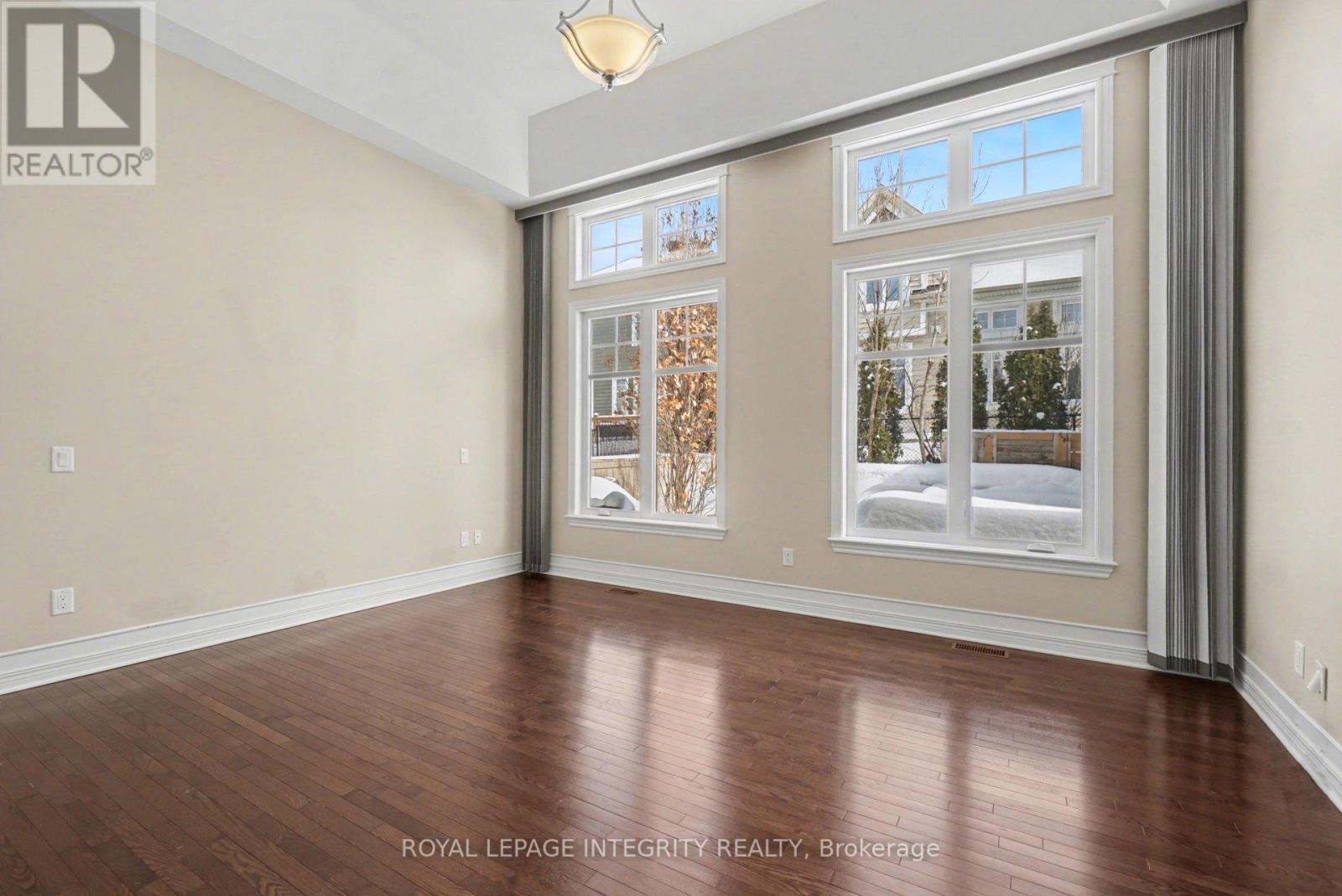 170 Solera Circle, Ottawa, Ontario  K1T 0C8 - Photo 13 - X12868620