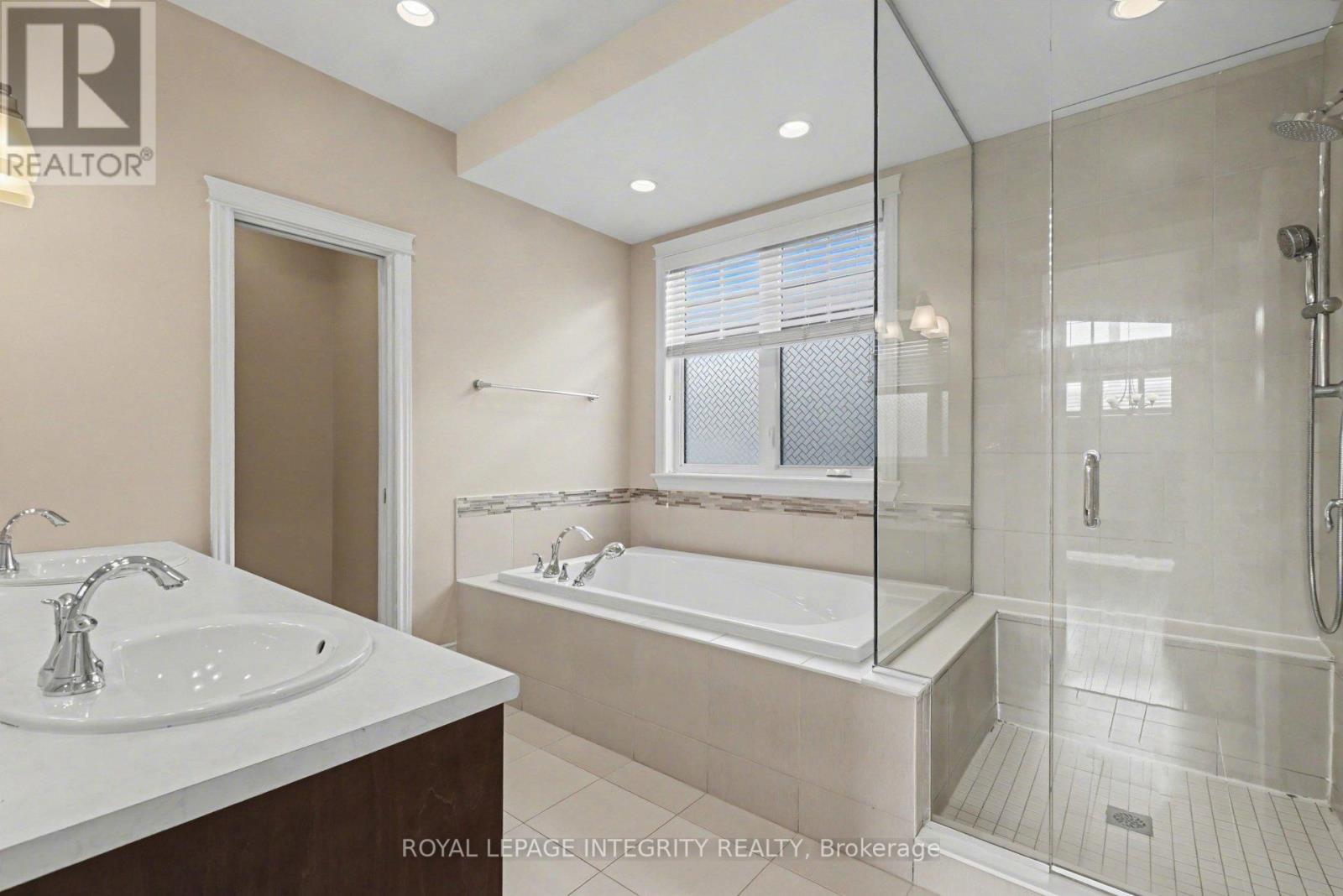 170 Solera Circle, Ottawa, Ontario  K1T 0C8 - Photo 15 - X12868620