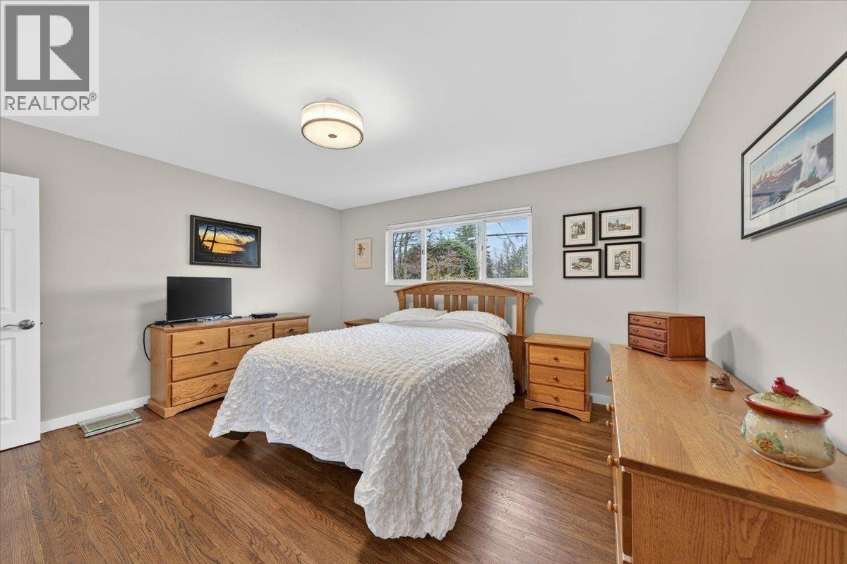 812 Grover Avenue, Coquitlam, British Columbia  V3J 3C8 - Photo 18 - R3098015