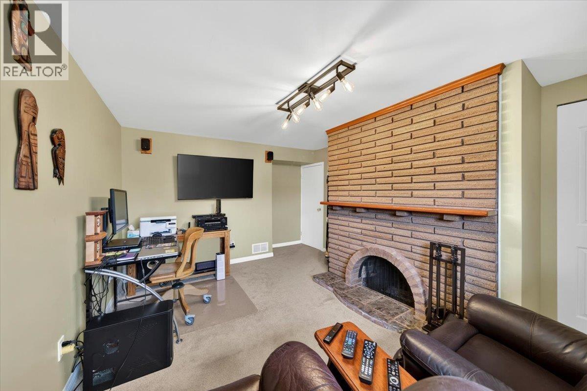 812 Grover Avenue, Coquitlam, British Columbia  V3J 3C8 - Photo 31 - R3098015