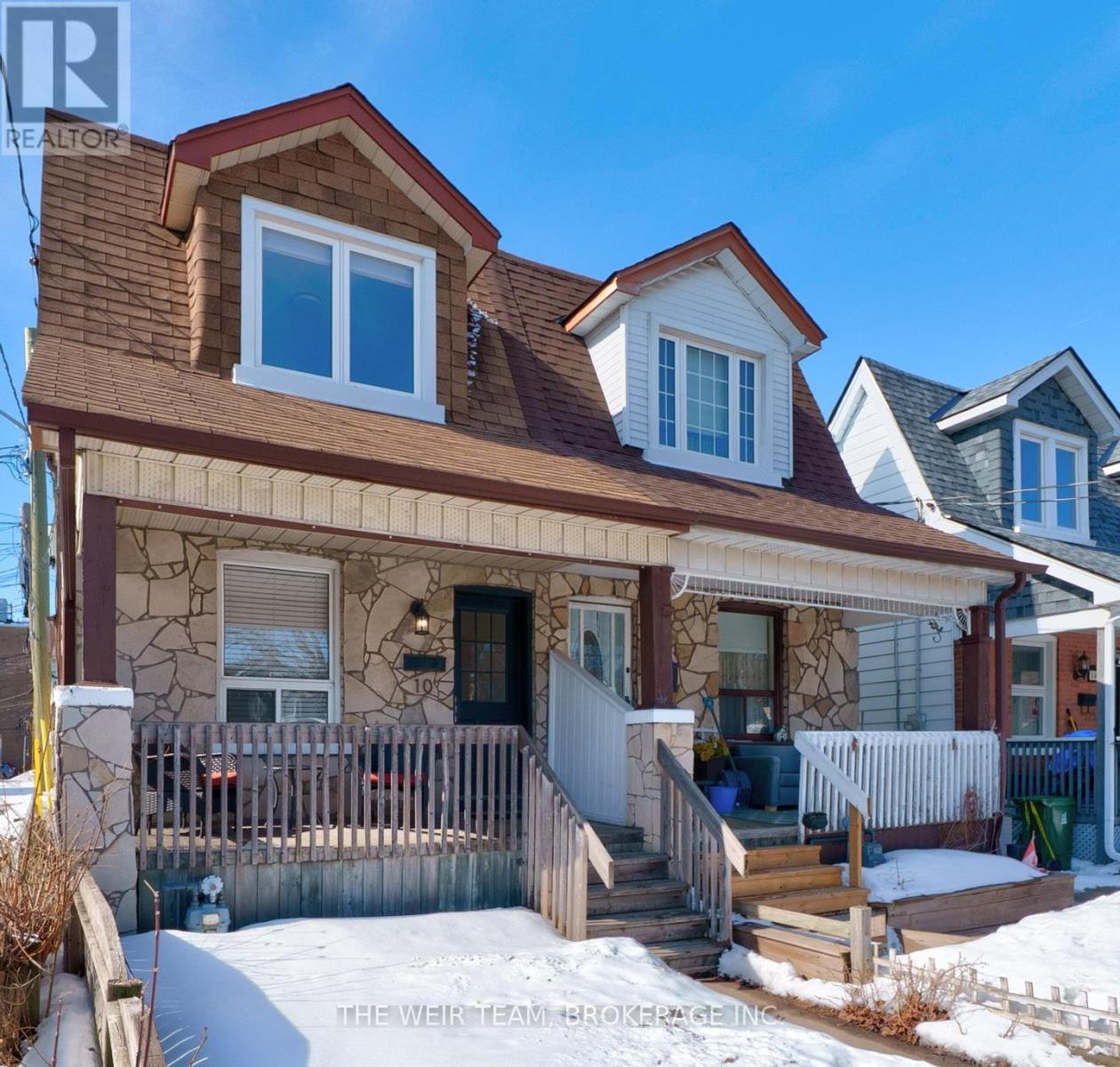 <div class="slider-price">$849,000</div><p>10 Eldon Avenue, Toronto, Ontario</p>