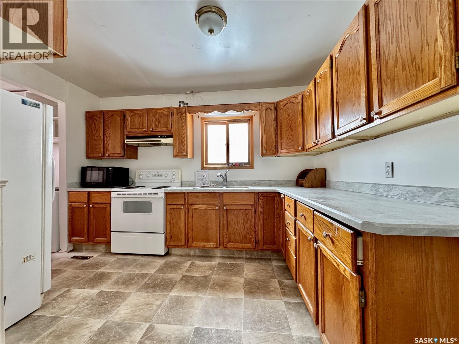 152 Sixth Avenue N, Yorkton, Saskatchewan  S3N 0Y1 - Photo 11 - SK025527