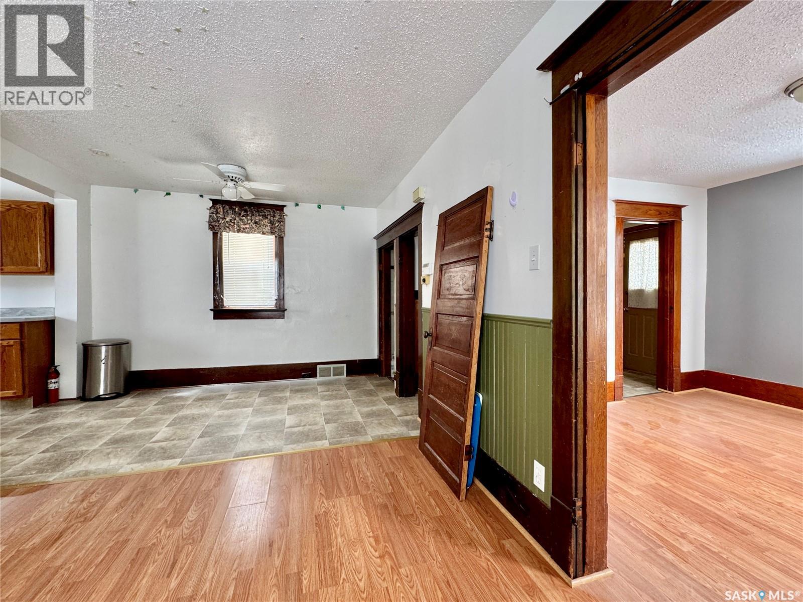 152 Sixth Avenue N, Yorkton, Saskatchewan  S3N 0Y1 - Photo 6 - SK025527