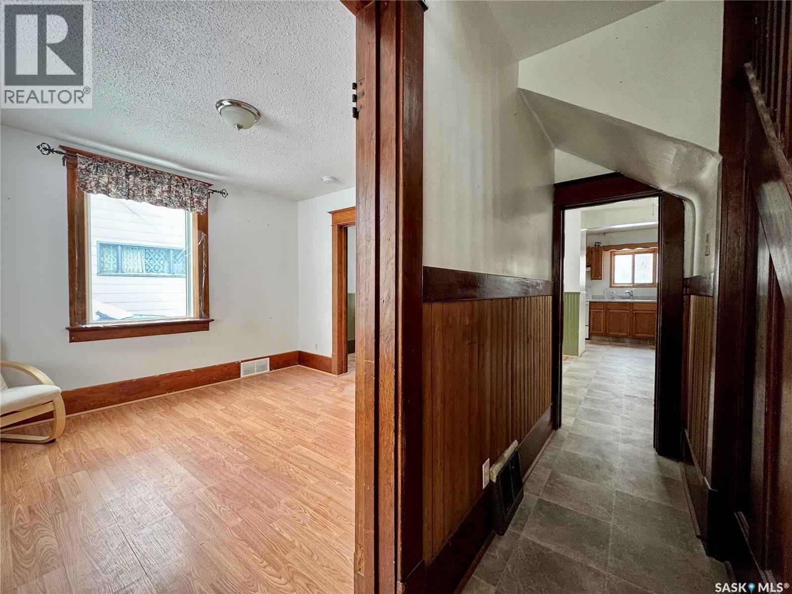 152 Sixth Avenue N, Yorkton, Saskatchewan  S3N 0Y1 - Photo 3 - SK025527