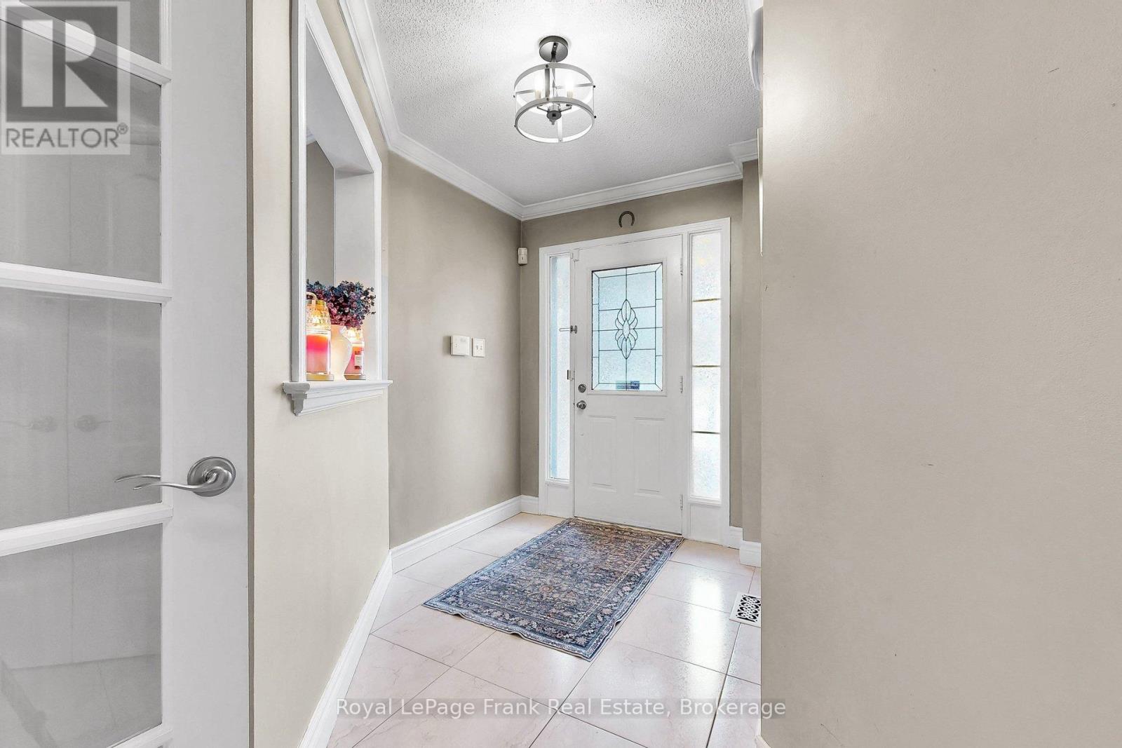 38 Shipp Crescent, Ajax (Central), Ontario  L1T 3W6 - Photo 4 - E12859518