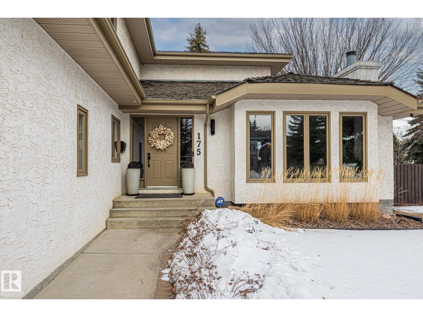 175 Roy St Nw, Edmonton, Alberta  T6R 2A8 - Photo 3 - E4476785