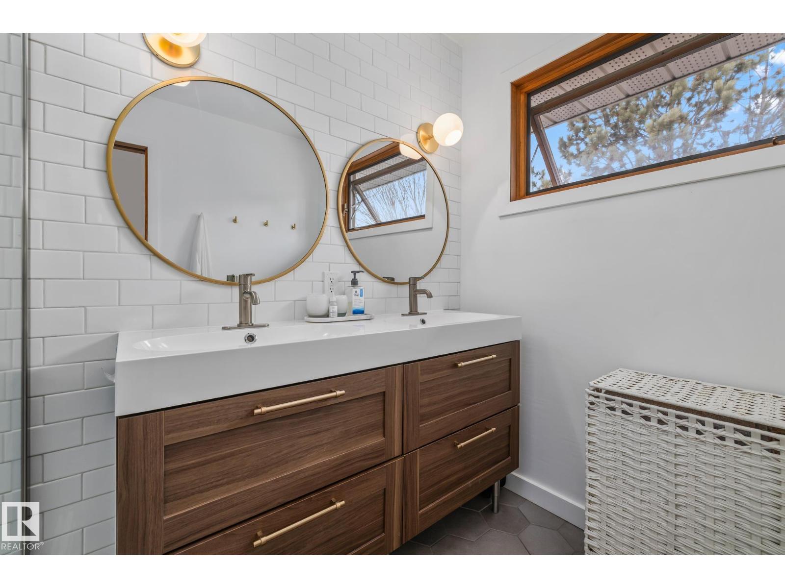 175 Roy St Nw, Edmonton, Alberta  T6R 2A8 - Photo 33 - E4476785