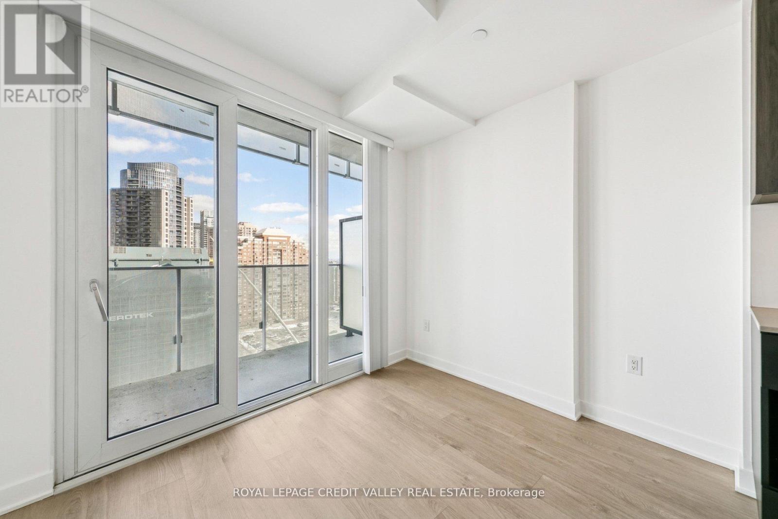 1413 - 3900 Confederation Parkway, Mississauga, Ontario  L5B 0M3 - Photo 14 - W12868622