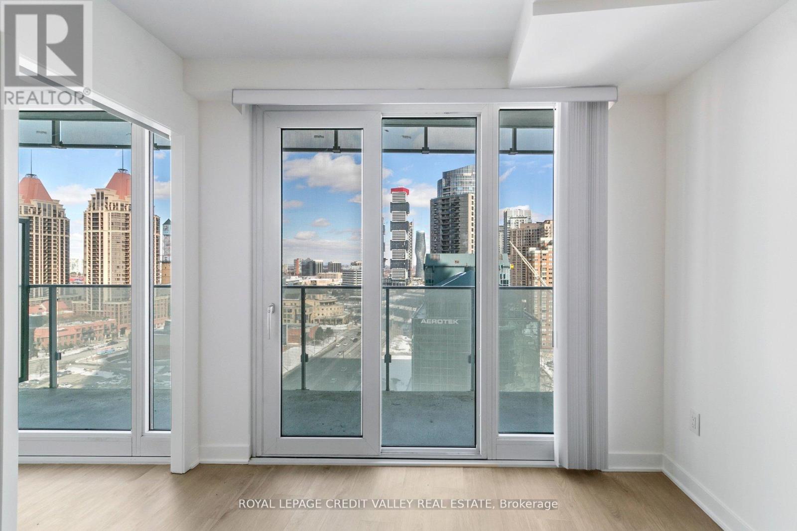 1413 - 3900 Confederation Parkway, Mississauga, Ontario  L5B 0M3 - Photo 29 - W12868622