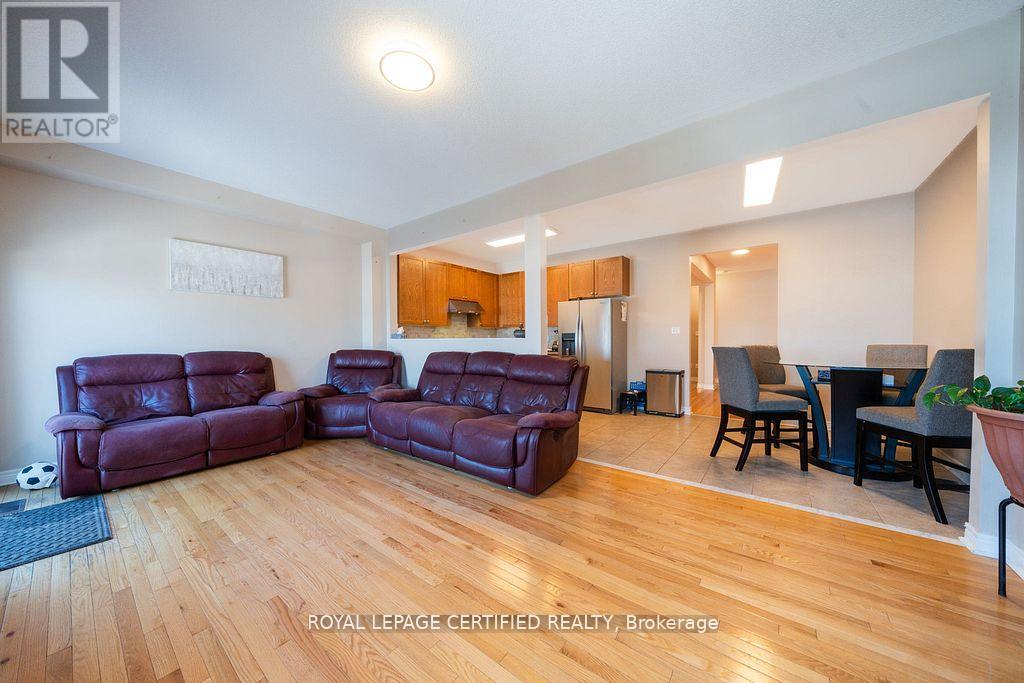 408 Bessborough Drive, Milton, Ontario  L9T 8P8 - Photo 15 - W12868644