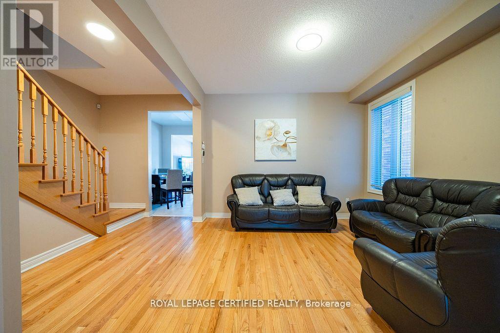 408 Bessborough Drive, Milton, Ontario  L9T 8P8 - Photo 8 - W12868644