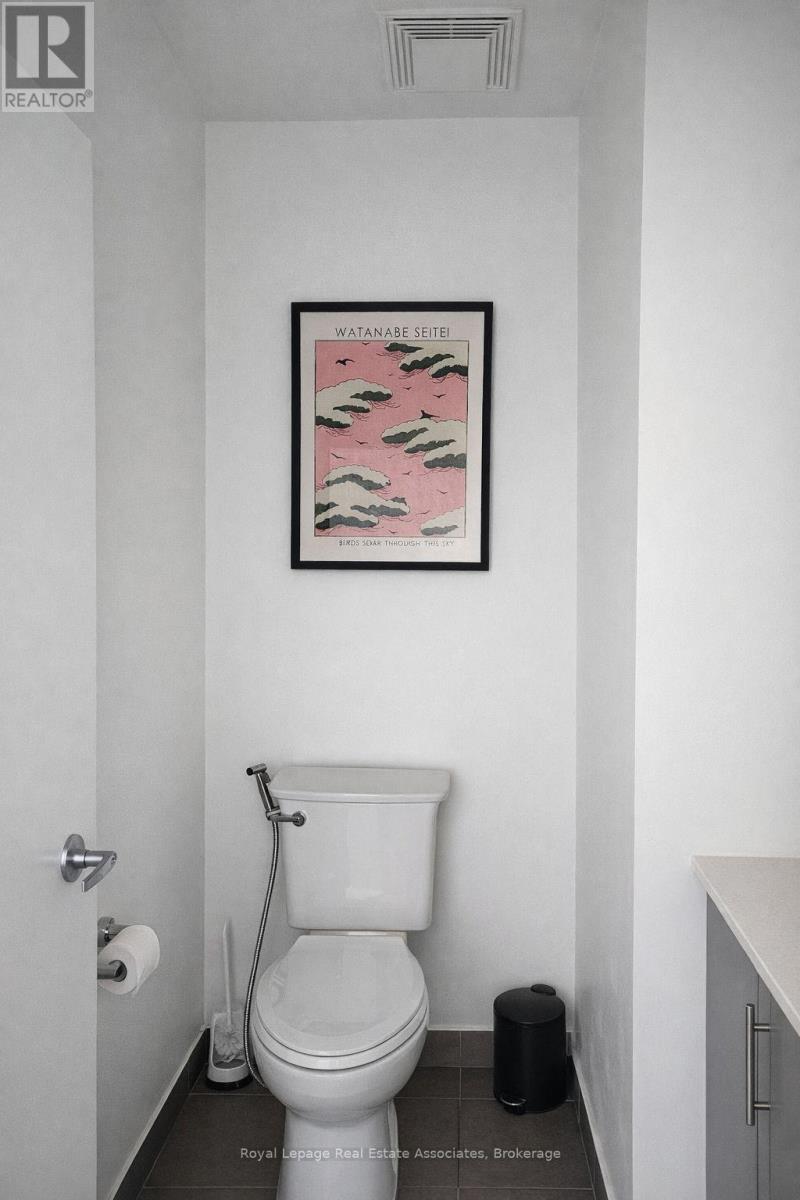 2211 - 365 Prince Of Wales Drive, Mississauga, Ontario  L5B 0G6 - Photo 13 - W12868658