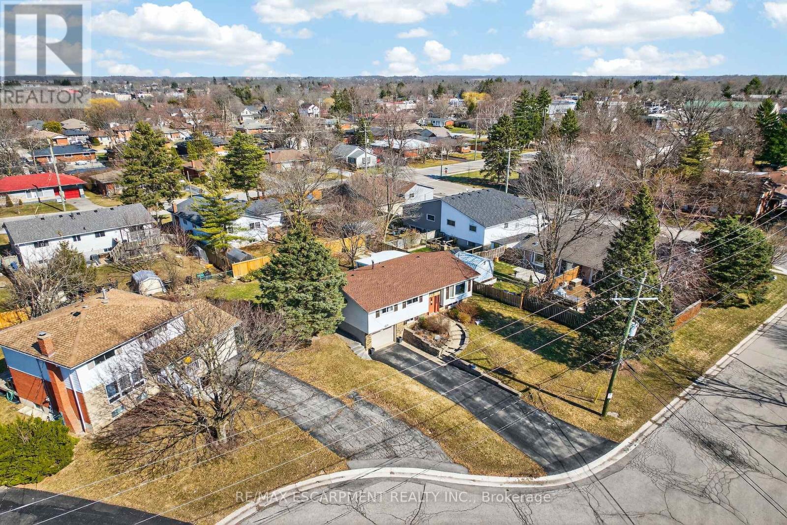 96 Dundee Drive, Haldimand, Ontario  N3W 1J8 - Photo 3 - X12868576