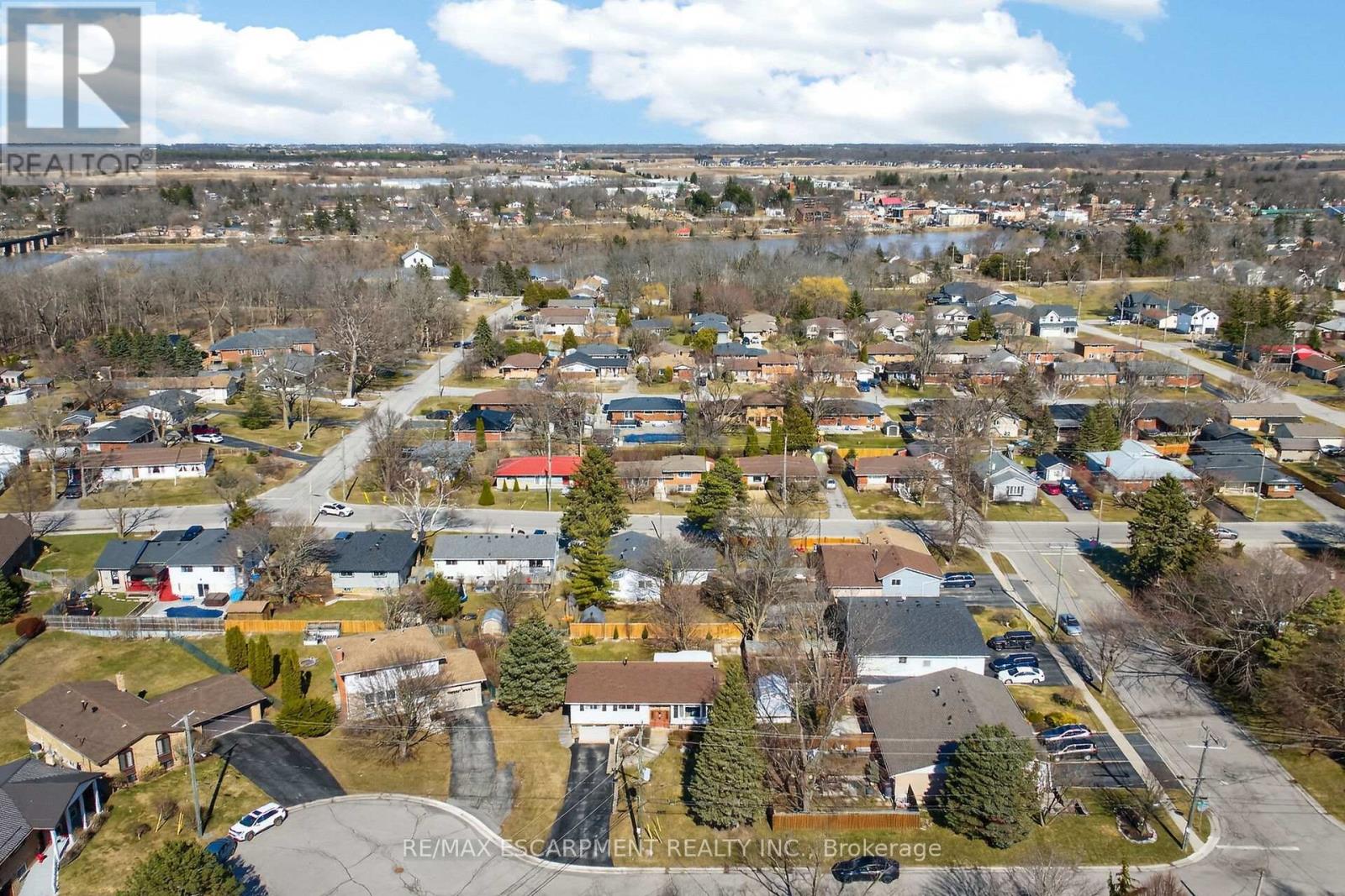 96 Dundee Drive, Haldimand, Ontario  N3W 1J8 - Photo 47 - X12868576