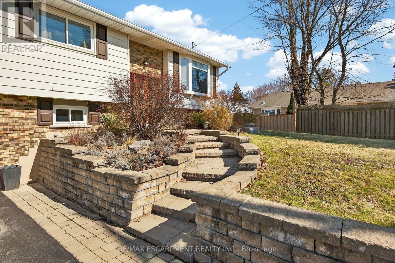 96 Dundee Drive, Haldimand, Ontario  N3W 1J8 - Photo 8 - X12868576