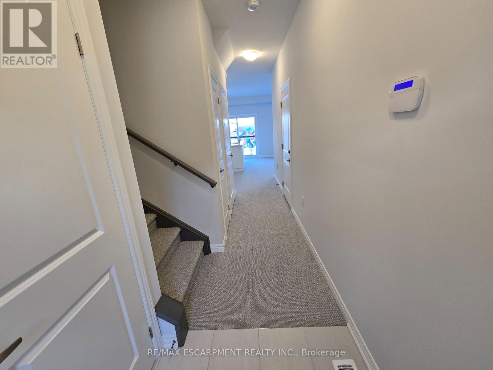 5 - 205 Thames Way, Hamilton, Ontario  L0R 1W0 - Photo 3 - X12868614