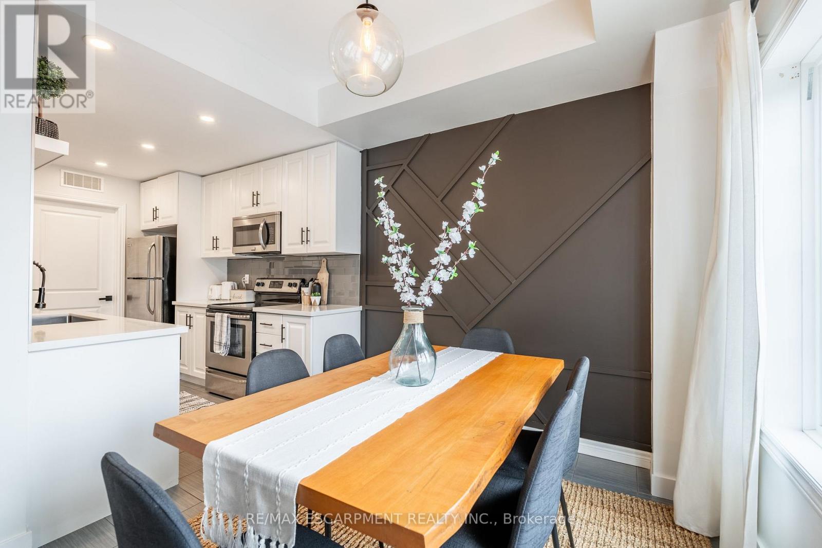 5 - 11 Stockbridge Gardens, Hamilton, Ontario  L8J 0H5 - Photo 16 - X12868642