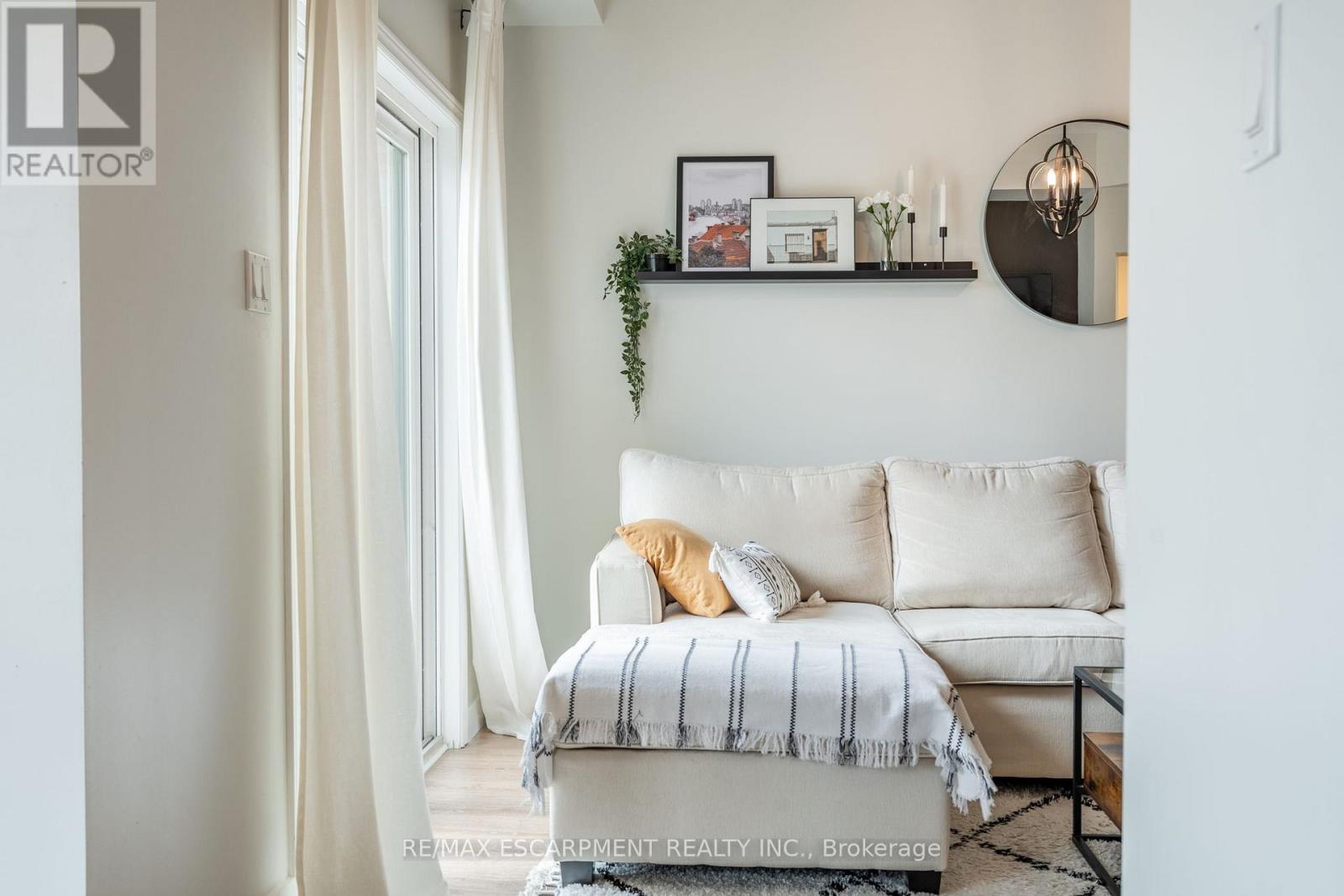 5 - 11 Stockbridge Gardens, Hamilton, Ontario  L8J 0H5 - Photo 18 - X12868642