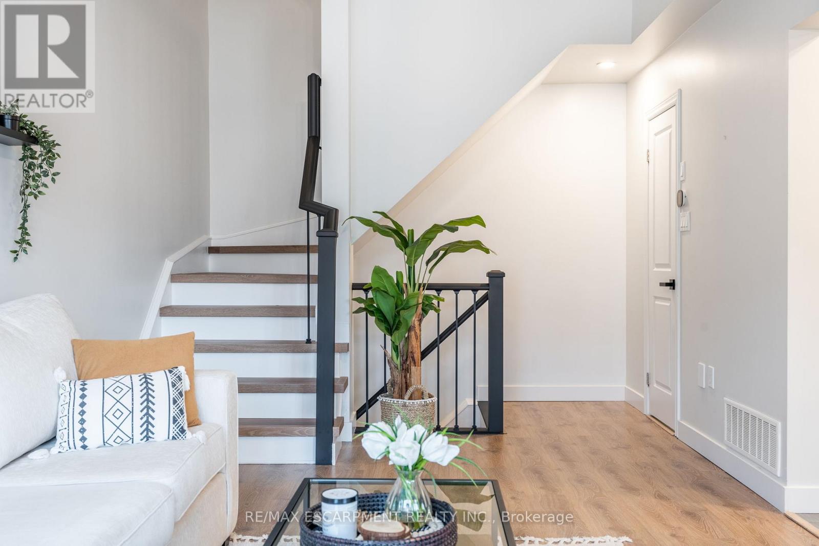 5 - 11 Stockbridge Gardens, Hamilton, Ontario  L8J 0H5 - Photo 24 - X12868642