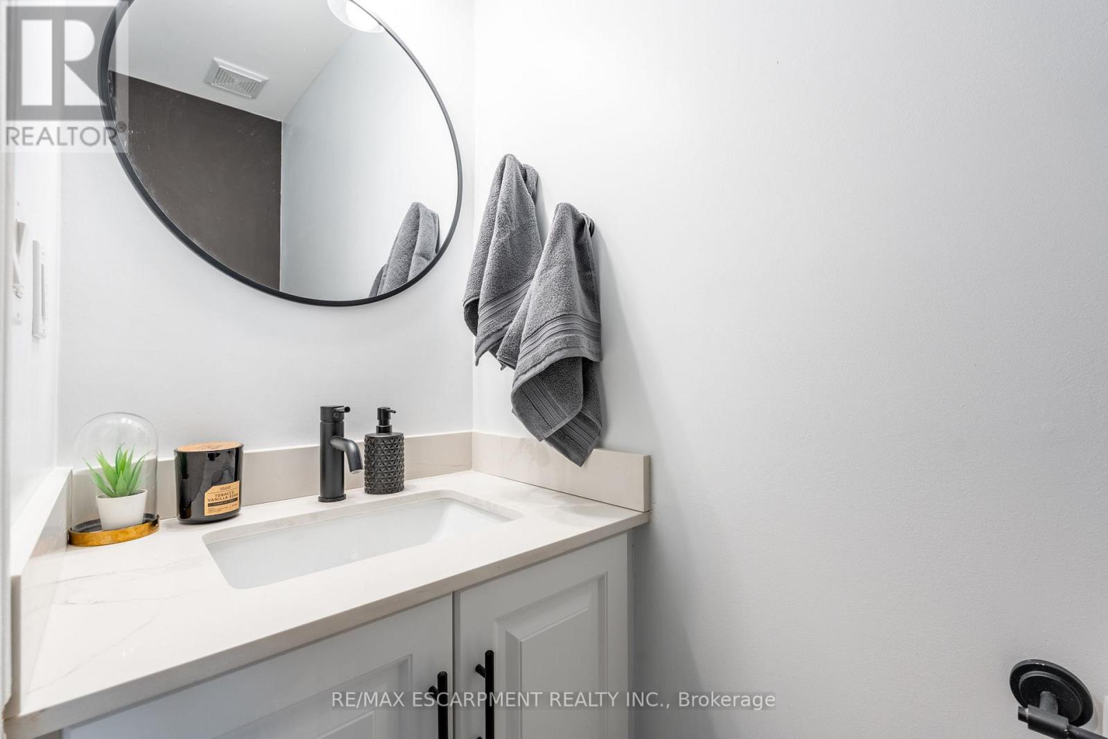 5 - 11 Stockbridge Gardens, Hamilton, Ontario  L8J 0H5 - Photo 25 - X12868642