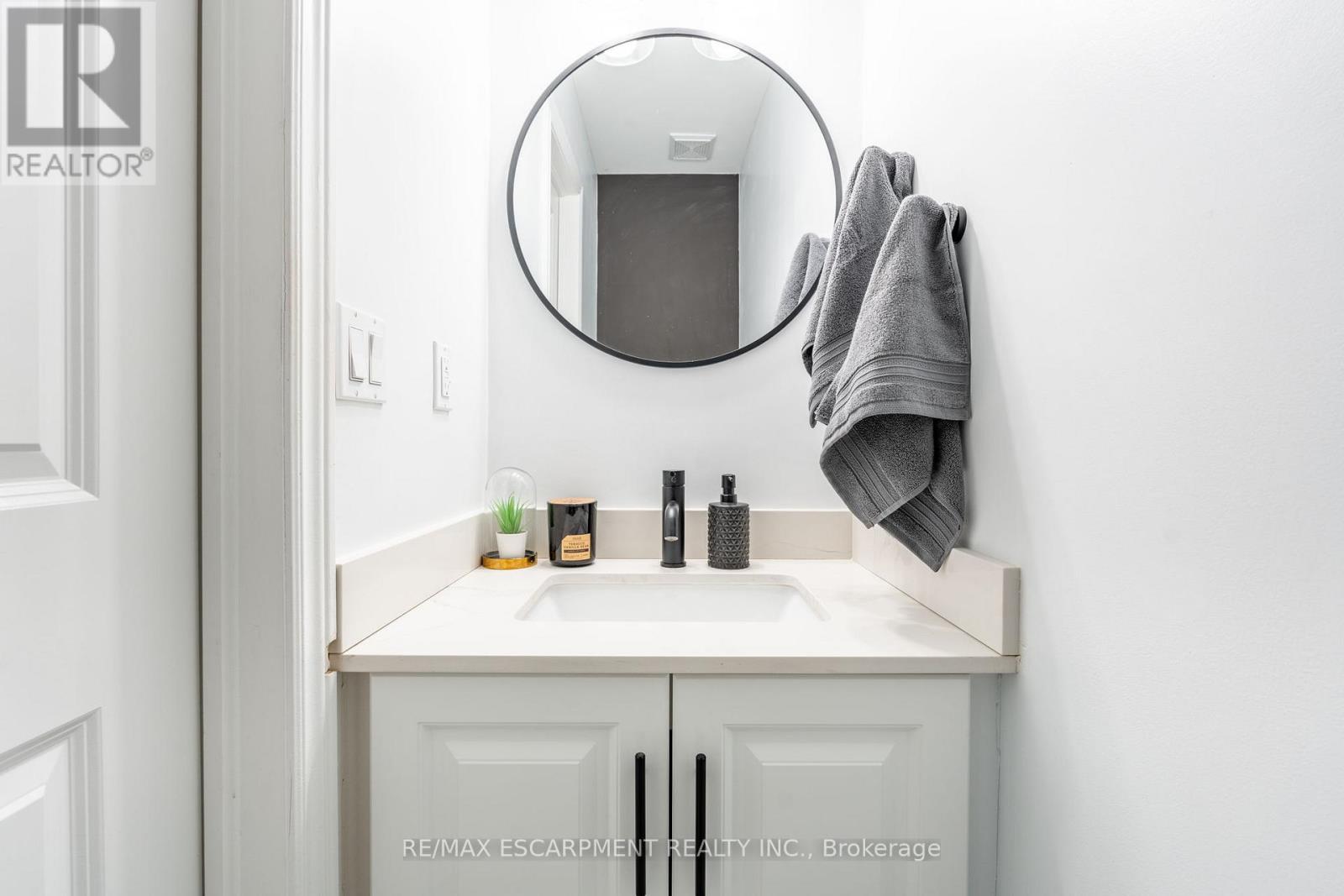 5 - 11 Stockbridge Gardens, Hamilton, Ontario  L8J 0H5 - Photo 26 - X12868642